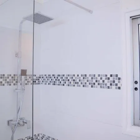 Renove Proche Avec Parking Privatif - Fr-1-251-303 *